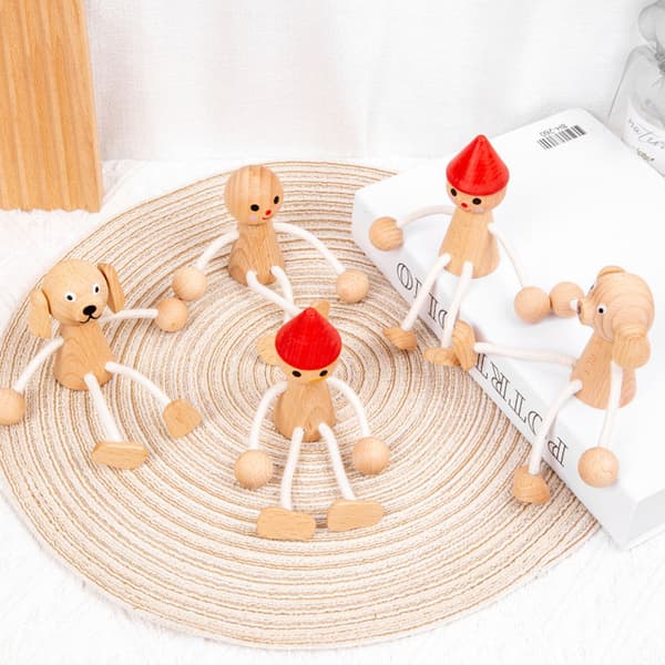 5 WOODEN ANIMAL FIGURINES WITH MOVABLE PAWS