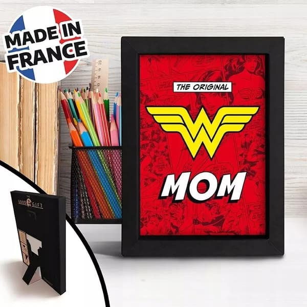 DC Comics. 15x20 cm framed print, Super Mom.