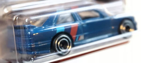 HOT WHEELS 92 BMW M3 MODERN CLASSIC UNIQUE 2017 NEW MODEL + PROTECTOR