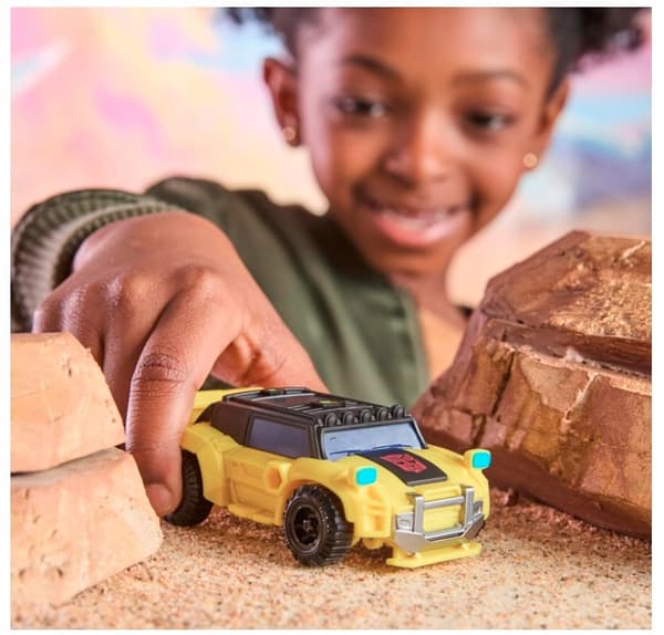 BUMBLEBEE FIGURINE FROM THE TRANSFORMERS COLLECTION – CHILDREN’S TOY, GIFT