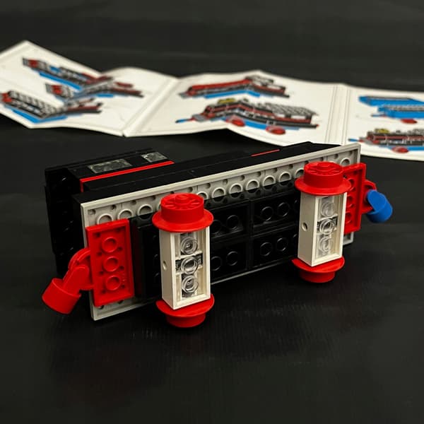 117 LEGO Locomotive