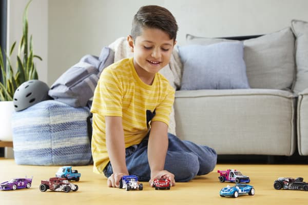 HOT WHEELS PULL-BACK SPEEDERS 2-PACK: BONE SHAKER, TWIN MILL HPR92