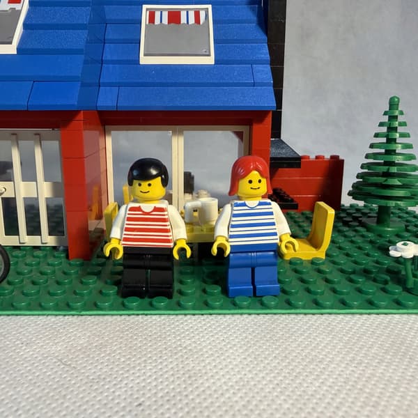 LEGO Set 6370 Classic Town Weekend Home