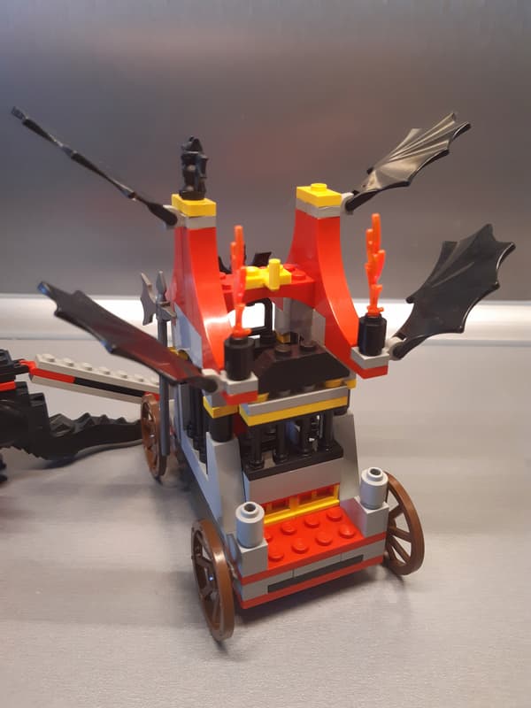 LEGO Castle 6047 Traitor Transport