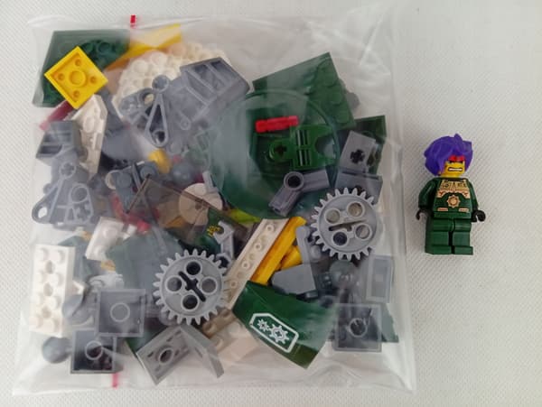 LEGO System Exo-Force 8100 Cyclone Defender