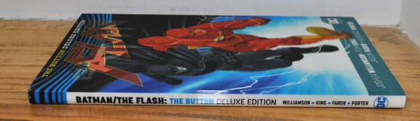 BDB – Batman/The Flash: The Button Deluxe Edition HC (English)