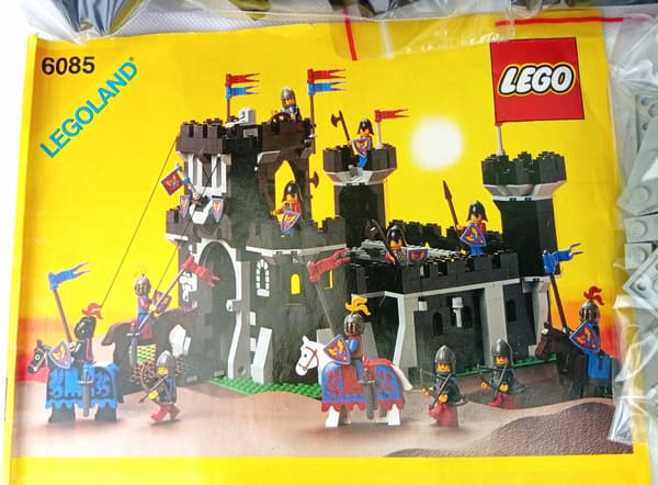LEGO Castle 6085 Black Monarch’s Castle