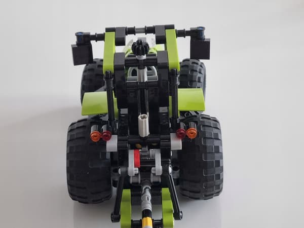 LEGO 9393 Technic: TRACTOR – second-hand