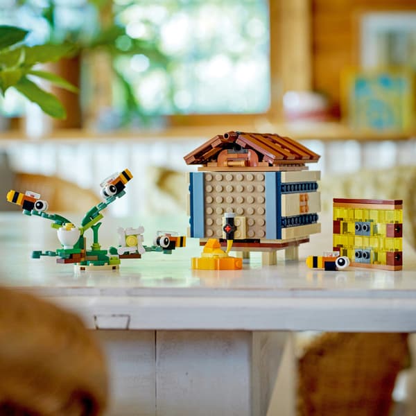 LEGO Creator 3-in-1 Birdhouse 31143