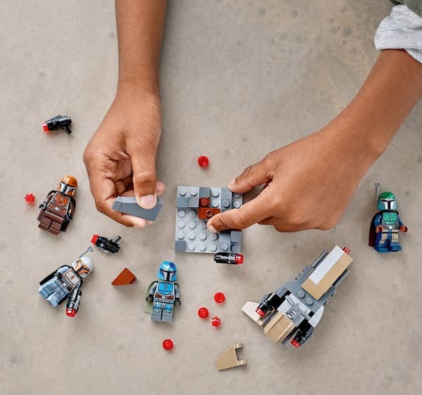 LEGO Star Wars 75267 The Mandalorian Battle Set
