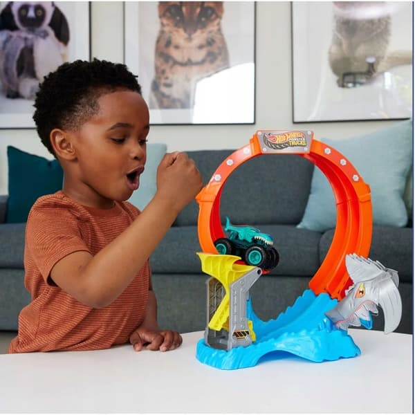 HOT WHEELS MONSTER TRUCK Shark Loop Track Set + Car