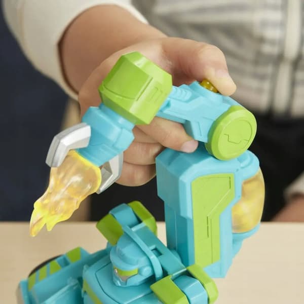 ROBOT Transformers CAR AND TRAILER Hoist Rescue Bots Command Centre