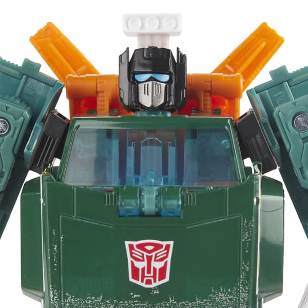 Transformers Earthrise Hoist WFC-E5 Deluxe Figure