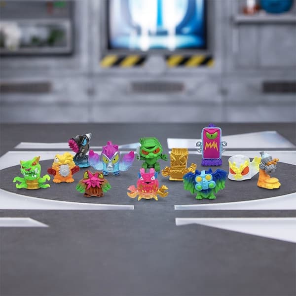 MR BEAST LAB SWARM MEGA LAB 12-PACK 12 FIGURES DESIGN 1
