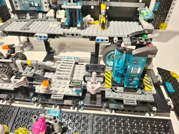 LEGO Ultra Agents: 70165 – Agents’ Headquarters