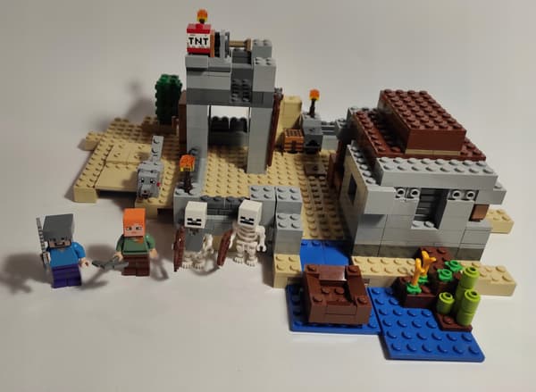 LEGO Minecraft: 21121 – Desert Outpost