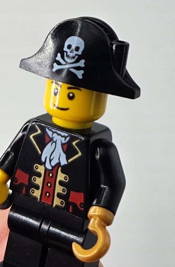 LEGO Pirates pi138a Captain – Bicorne Hat with Skull /