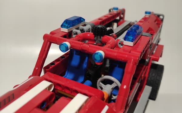 LEGO Technic: 42075 – Emergency Response Vehicle