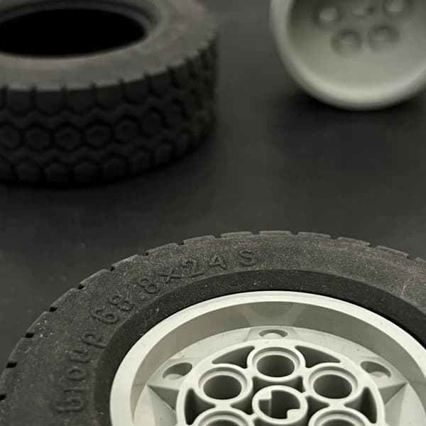 32004ac01 LEGO Wheel x 2
