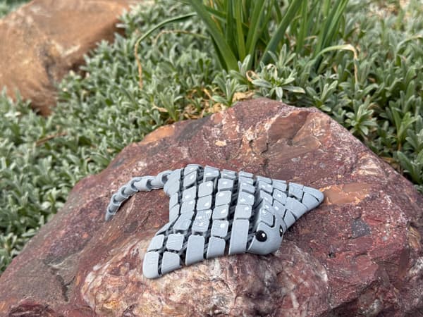 3D stingray – a segmented, movable, flexible figurine, a stress-relief gadget