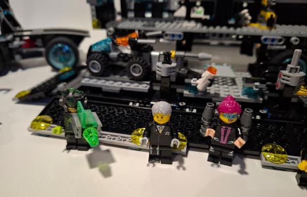 LEGO Ultra Agents: 70165 – Agents’ Headquarters