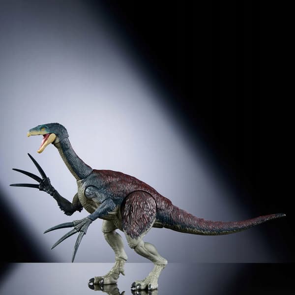 COLLECTOR’S DINOSAUR FIGURINE WITH MOVABLE CLAWS AND REALISTIC