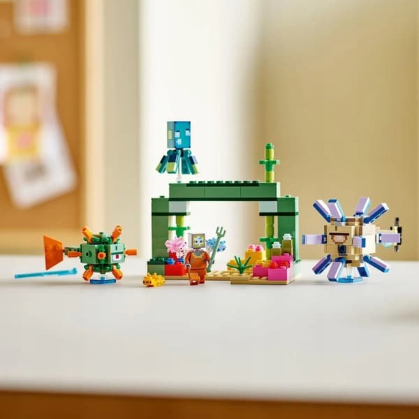 LEGO MINECRAFT SET - 21180 - BATTLE WITH THE GUARDS