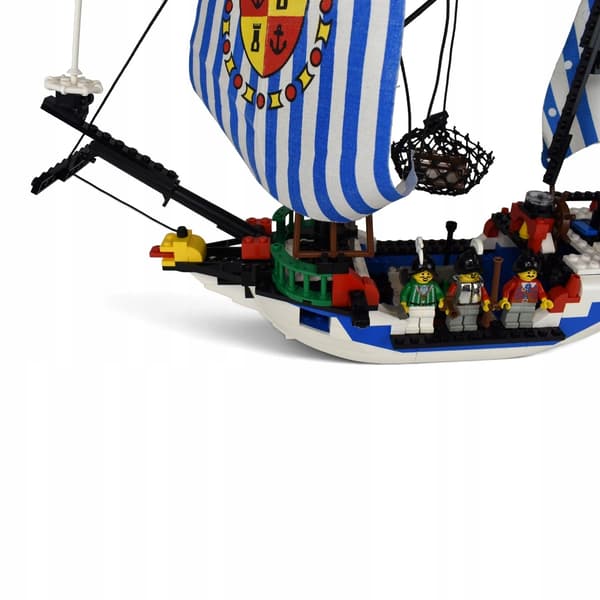 LEGO 6280 Armada Flagship [Pirates I: Imperial Armada] pirate ship