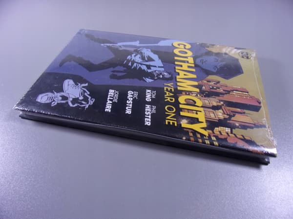 GOTHAM CITY YEAR ONE (English-language edition)