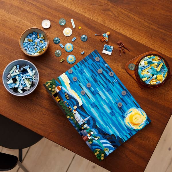 LEGO Ideas 21333 Vincent van Gogh’s Starry Night