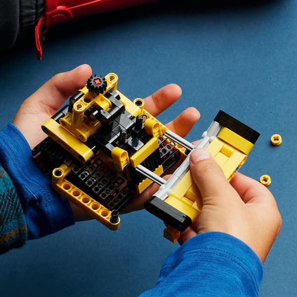 LEGO Technic 42163 Heavy-duty bulldozer