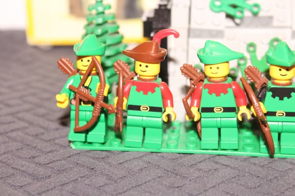 LEGO CASTLE CLASSIC 6066 BOX, INSTRUCTIONS AND SET: Camouflaged Outpost