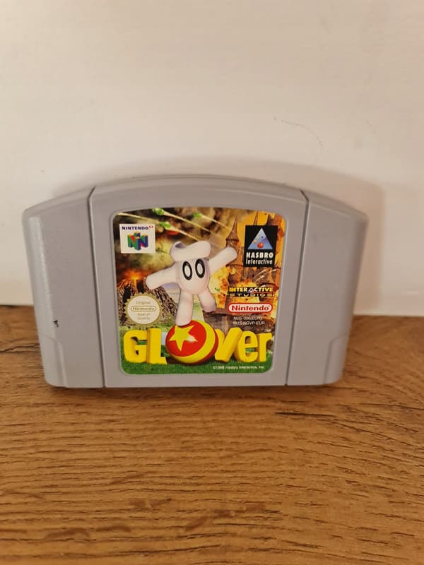 Glover Nintendo 64 in its original box