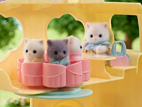 Sylvanian Families Colourful Bus 5744
