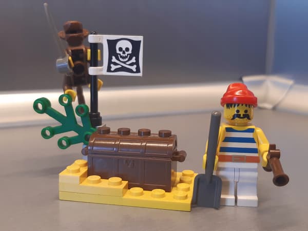 LEGO Pirates 6235 Buried Treasure