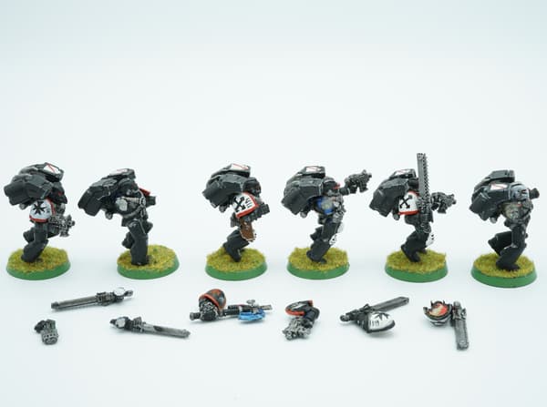 Warhammer 40k Space Marines Assault Squad – set of 6 plastic miniatures