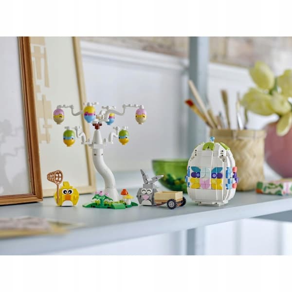 LEGO ICONIC Easter Egg Hunt with the Easter Bunny and a Chick 40808