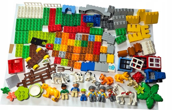 LEGO DUPLO MIXED SET: VARIOUS KNIGHTS, FIGURINES AND ANIMALS