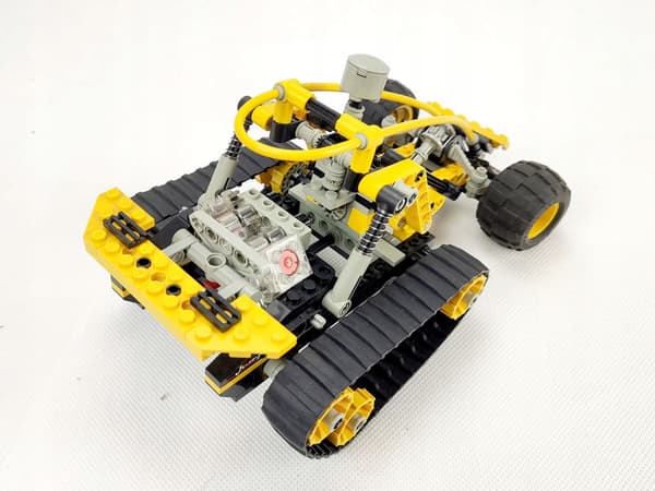 LEGO Technic – Mountain Rambler Off-Road Vehicle