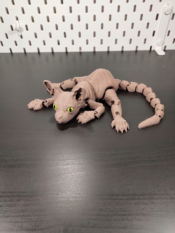 Figurine – 3D Sphinx Cat (Flexi, Brown with green eyes)
