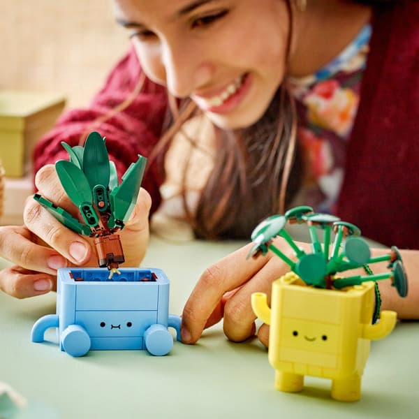 LEGO Botanicals 10349 Cheerful Plants