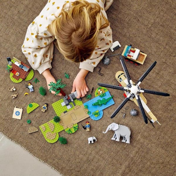 LEGO City 60302 Rescuing Wild Animals
