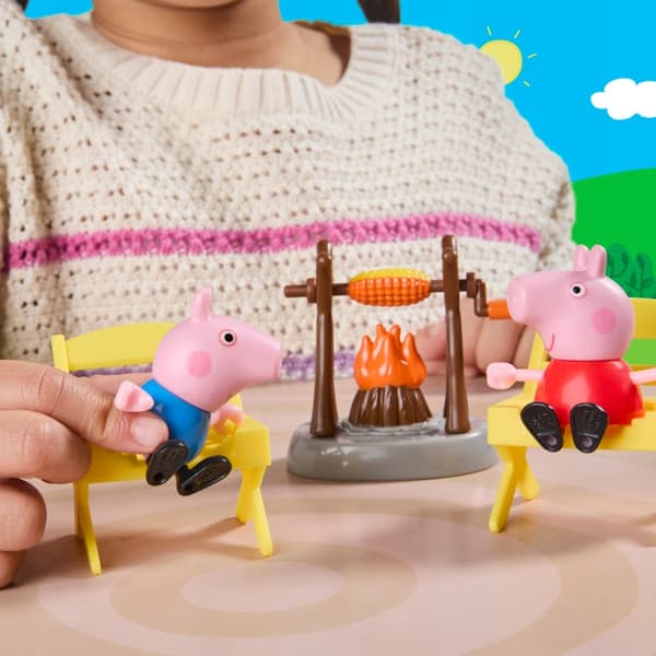 Peppa Pig: The Three Little Pigs Caravan – 3 Figures by Hasbro