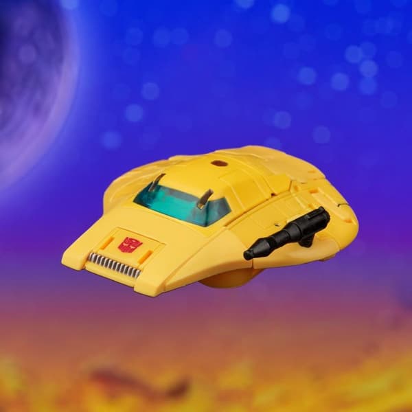Transformers Generations Legacy United Deluxe Action Figure: Bumblebee