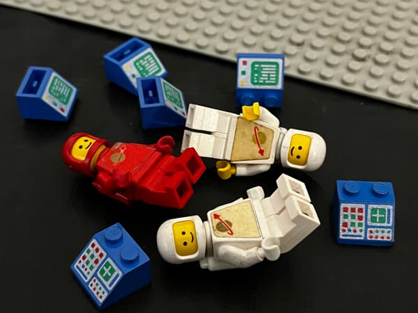 920 LEGO Alpha-1 Base