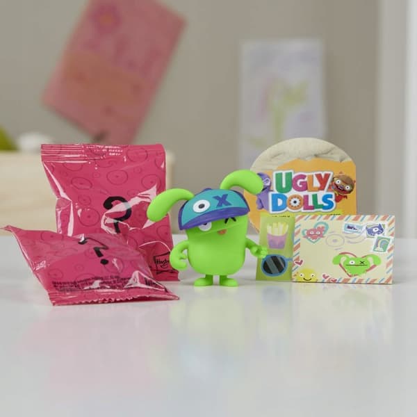 HASBRO UGLY DOLLS OX FIGURINE + ACCESSORIES E4540