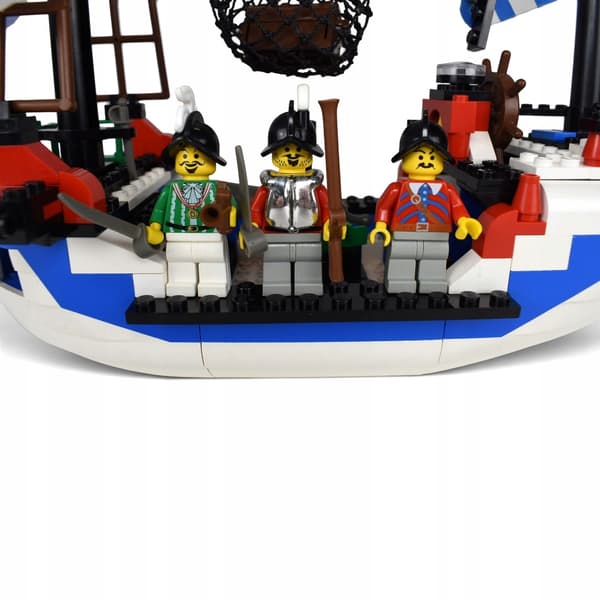 LEGO 6280 Armada Flagship [Pirates I: Imperial Armada] pirate ship