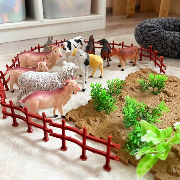 Farm Figurines Set + Storage Box, 57 pieces