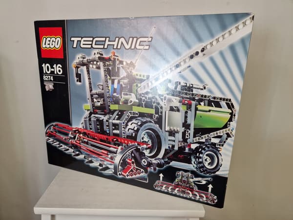 LEGO Technic Combine Harvester 8274