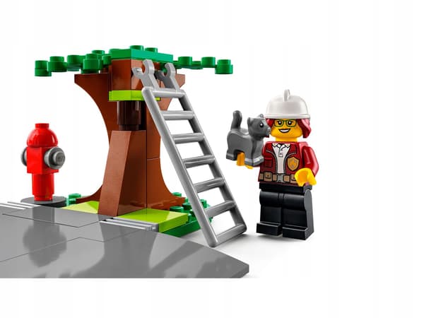 LEGO City 60320 Fire Station and Fire Engine – NEW